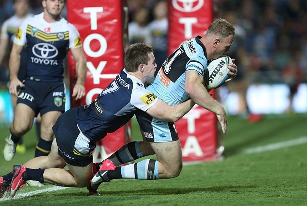 Luke Lewis scores the try that got the Sharks going:	Rugby League, NRL Round 16 North Queensland Cowboys v Cronulla Sutherland Sharks at Townsville, Saturday June 27 2015. Digital Image by Colin Whelan Â© nrlphotos.com