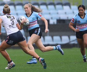 Sharks women sneak into finals with one point win