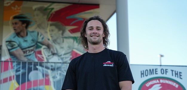 Hynes visits home for surreal mural unveiling