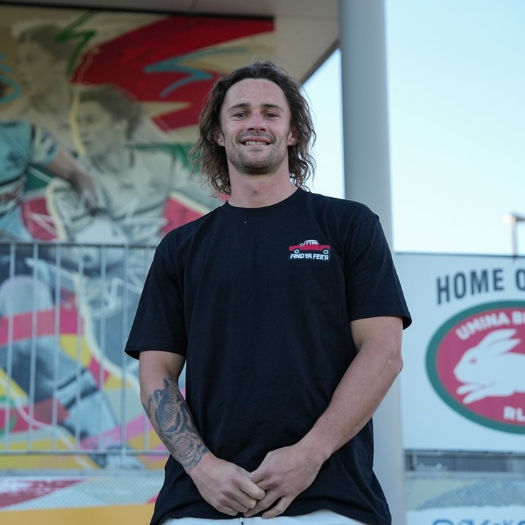 Hynes visits home for surreal mural unveiling