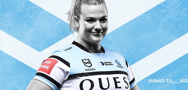 Johnston re-signs with Sharks until end of 2027