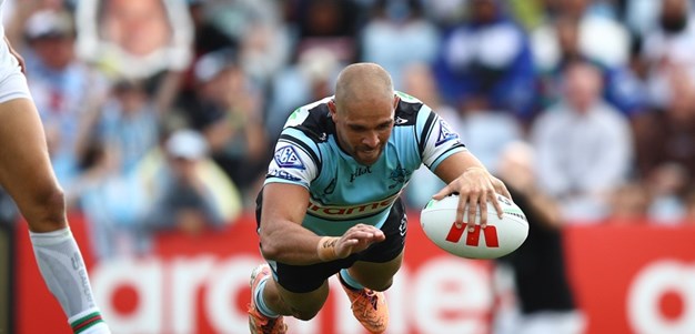 Sharks outclass Warriors in Easter Sunday special