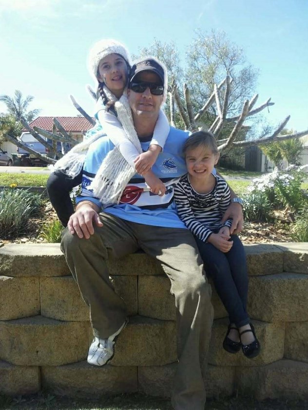 Keira (right) with dad Jason and sister Makenzie