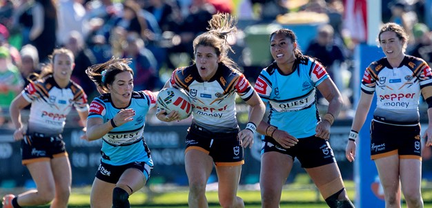 Sharks miss the mark at Magic Round